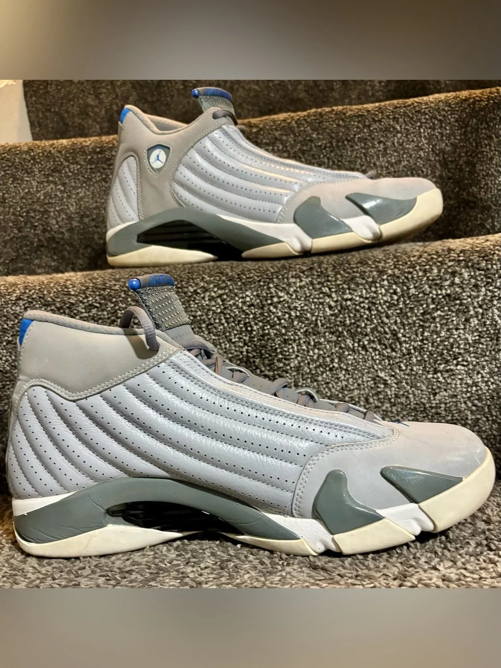 Air Jordan 14 Retro Wolf Grey authentic